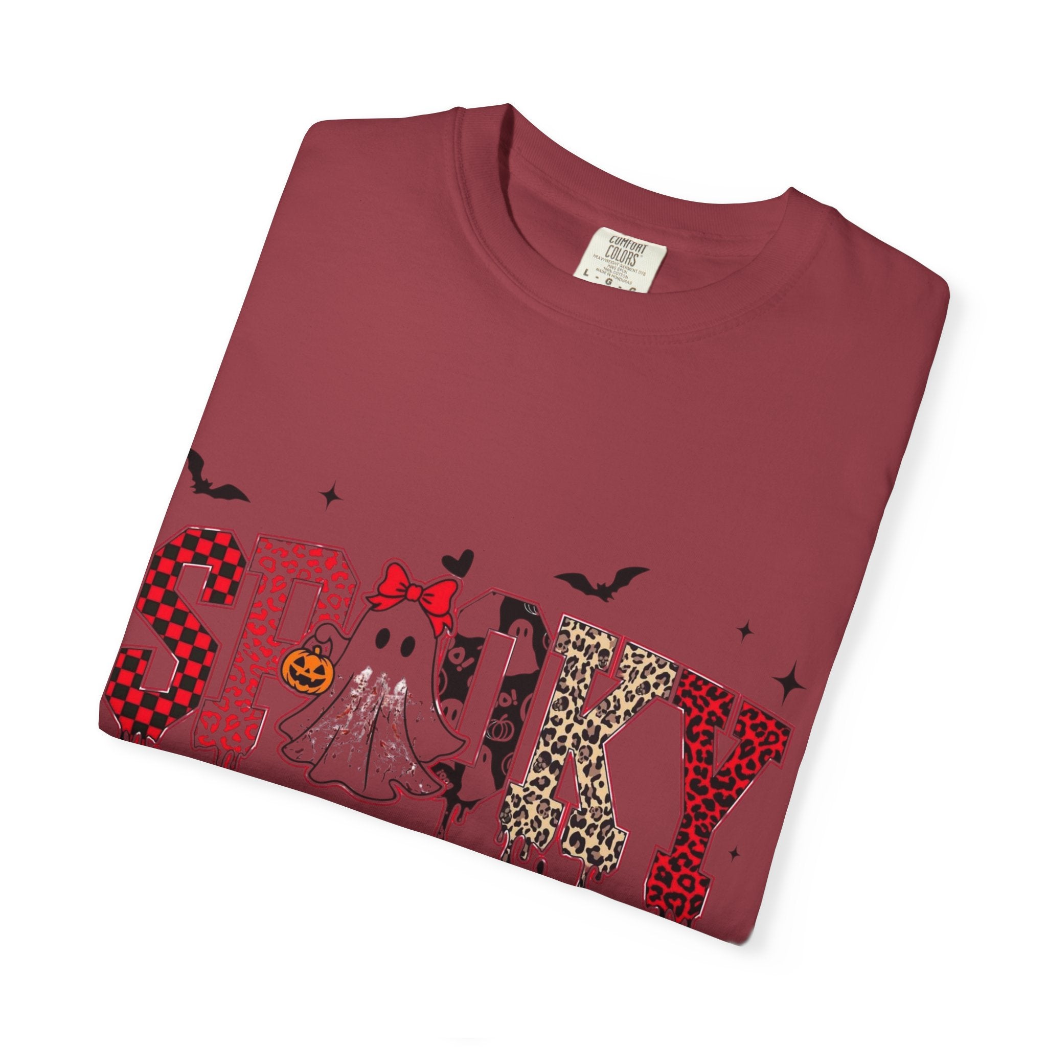 Spooky Mama Halloween T-Shirt, Unisex Halloween Shirt, Cute Ghost Tee, Fall Fashion, Casual Wear, Gift for Moms